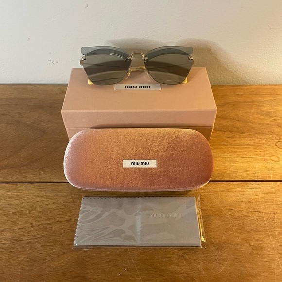 Miu Miu Accessories - Miu Miu SMU56T Catwalk butterfly shaped Sunglasses EUC